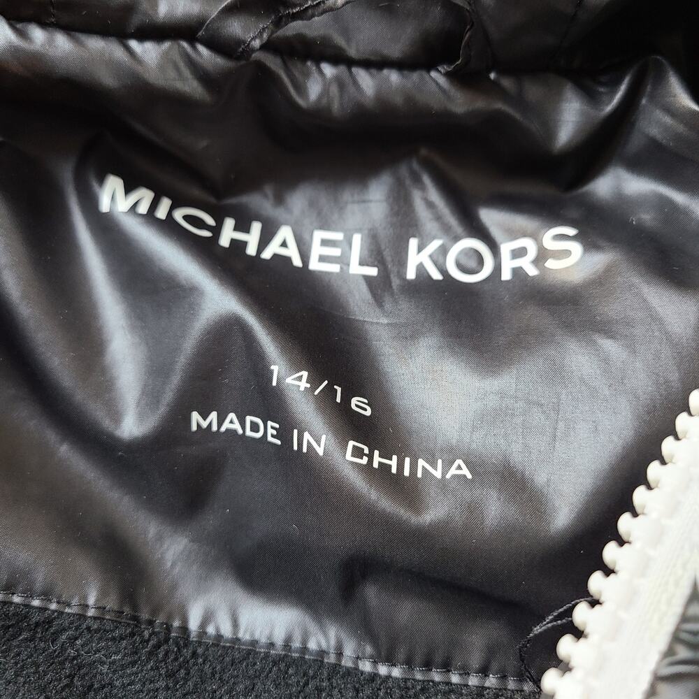 Michael Kors Girl's Puffer Jacket Black Size 14/16 - Picture 2 of 9